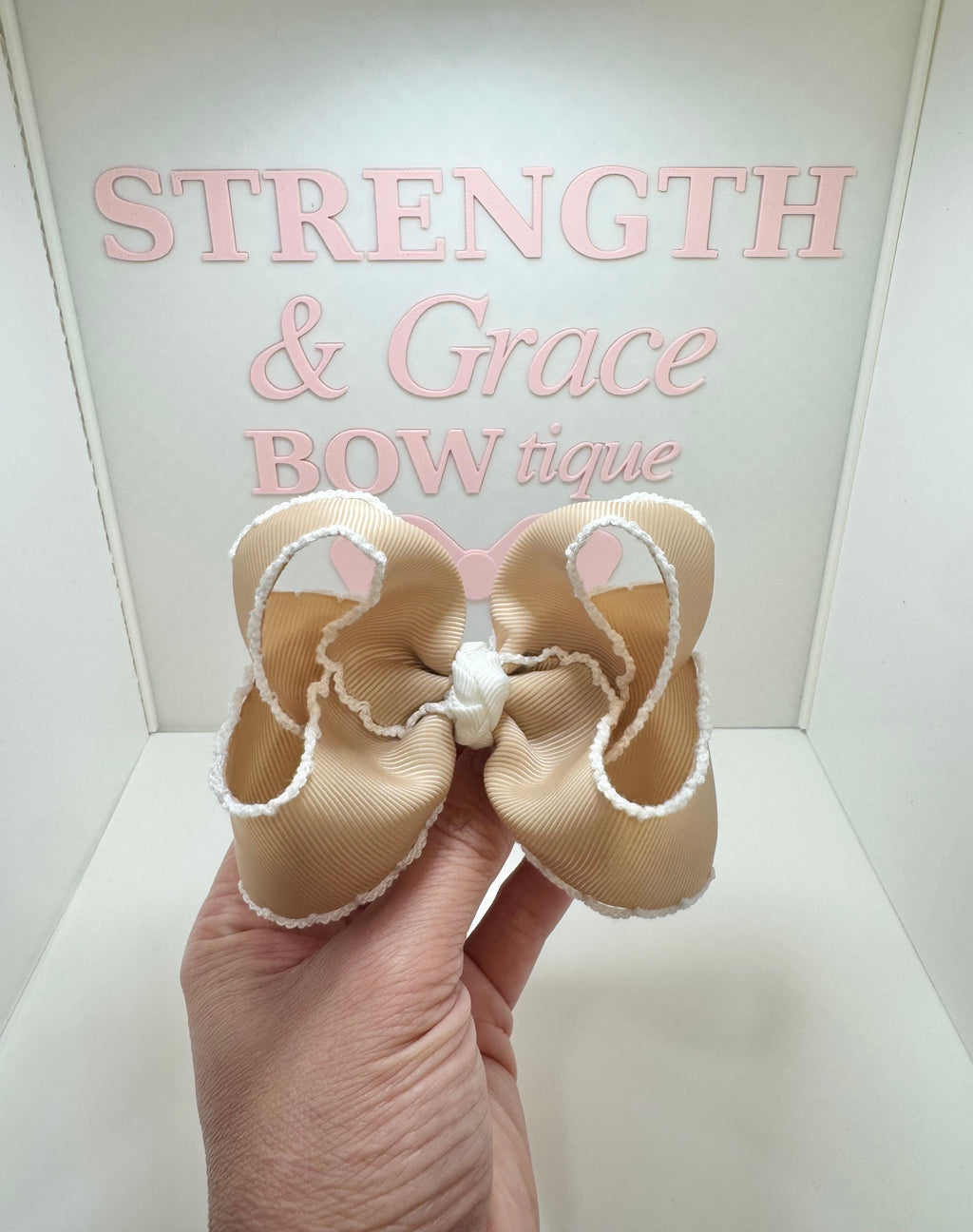 Strength Bow 4 inch Moonstitch