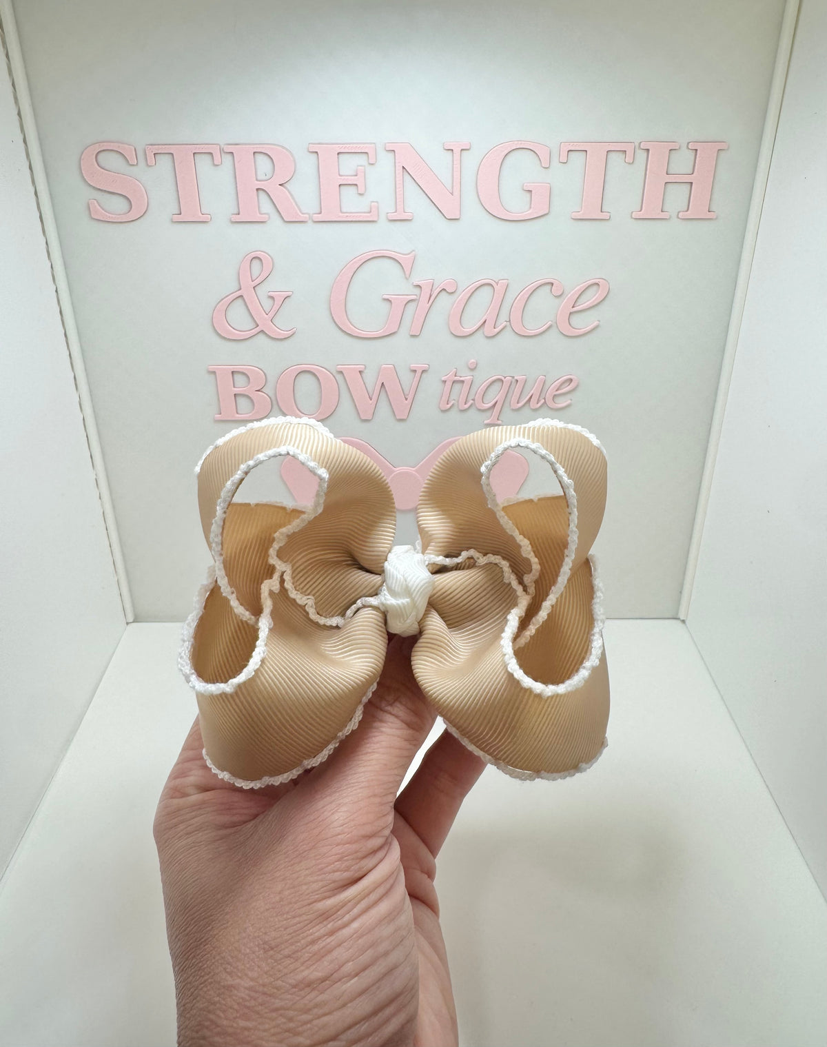 Strength Bow 4 inch Moonstitch